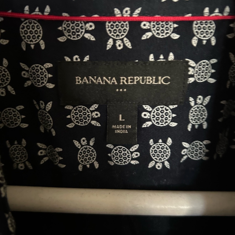 Banana Republic Navy and White Turtle Print Shirt - Picture 3 of 4